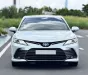 Toyota Camry 2.5 HV 2023 - Cần bán Toyota Camry 2.5 HV 2023, màu trắng, nhâp khẩu, chạy siêu lướt 