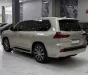 Lexus LX 570 2018 - Bán Lexus LX570 màu vàng cát, sản xuất 2018. Xe siêu mới.